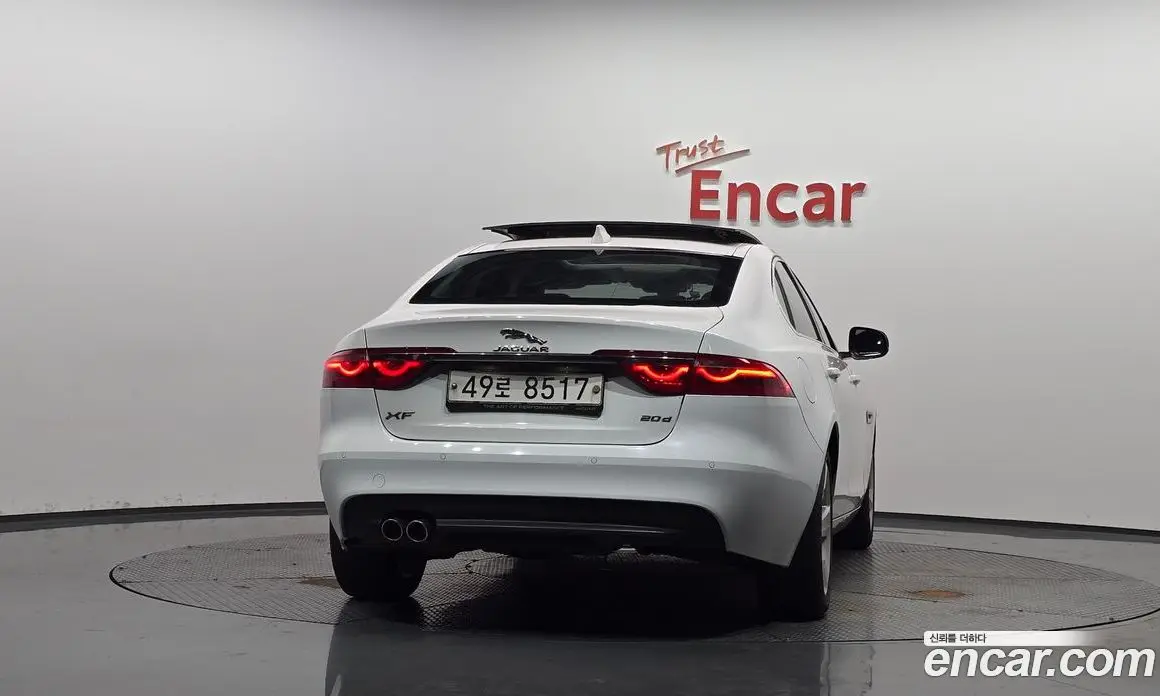 Jaguar XF 2017 2.0 автомат (гидро), фото 3 Jaguar XF 2017 2.0 автомат (гидро), фото 3