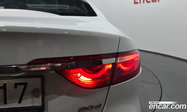 Jaguar XF 2017 2.0 автомат (гидро), миниатюра 8 Jaguar XF 2017 2.0 автомат (гидро), миниатюра 8