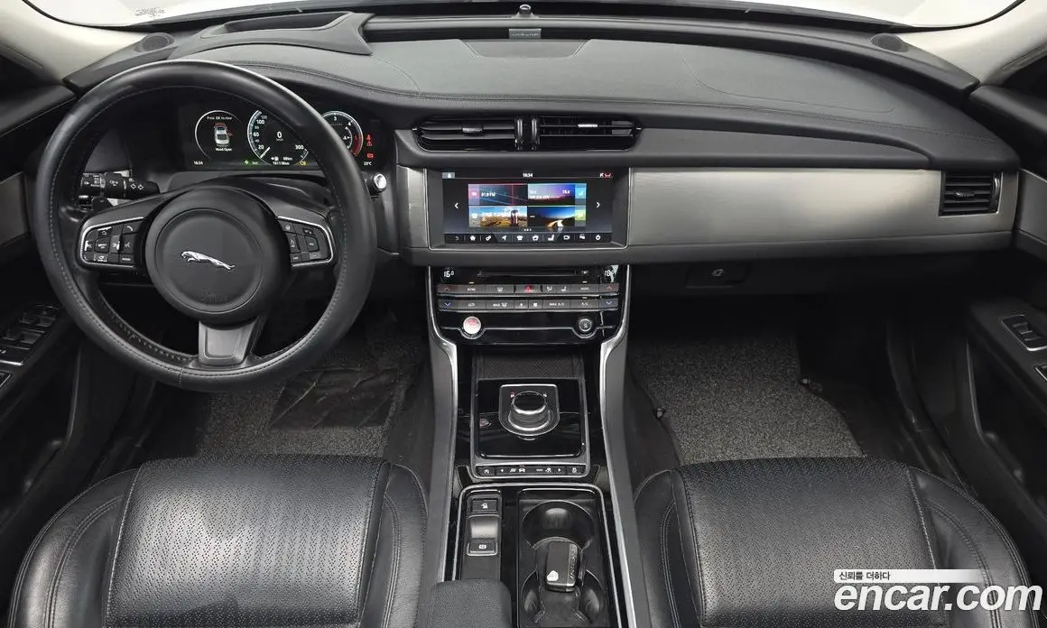 Jaguar XF 2017 2.0 автомат (гидро), фото 9 Jaguar XF 2017 2.0 автомат (гидро), фото 9
