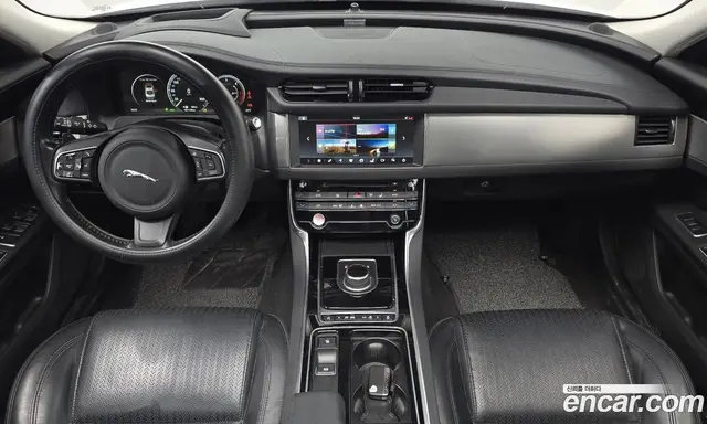 Jaguar XF 2017 2.0 автомат (гидро), миниатюра 9 Jaguar XF 2017 2.0 автомат (гидро), миниатюра 9
