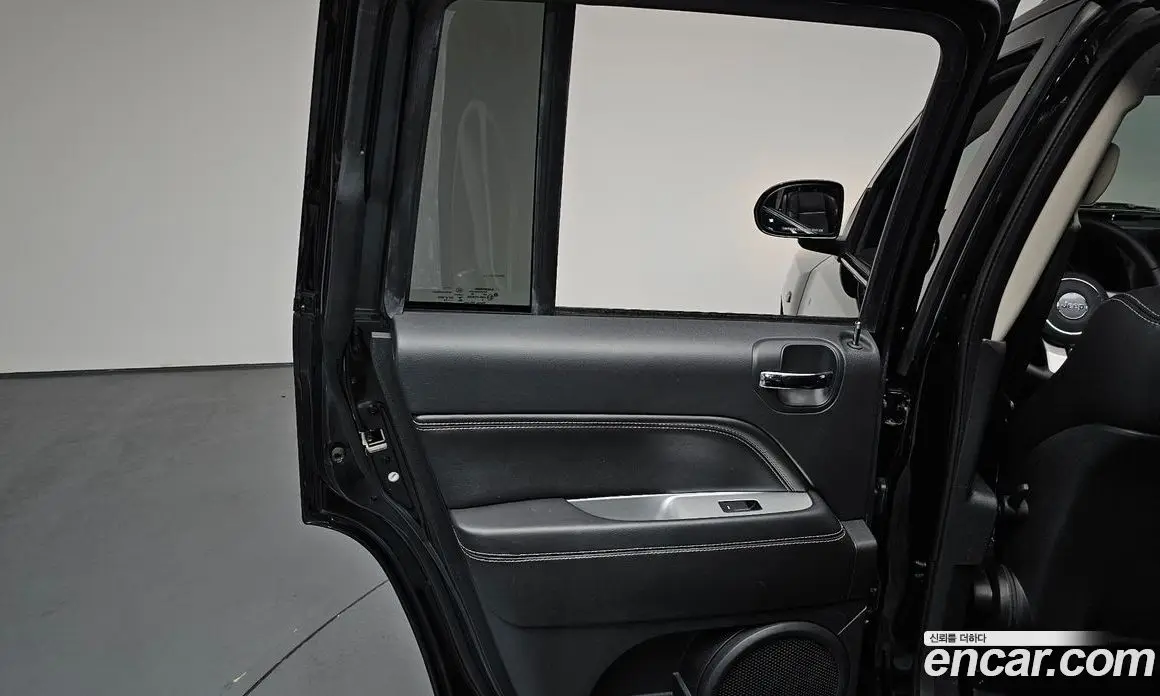 Jeep Compass 2016 2.4 автомат (гидро), фото 14 Jeep Compass 2016 2.4 автомат (гидро), фото 14