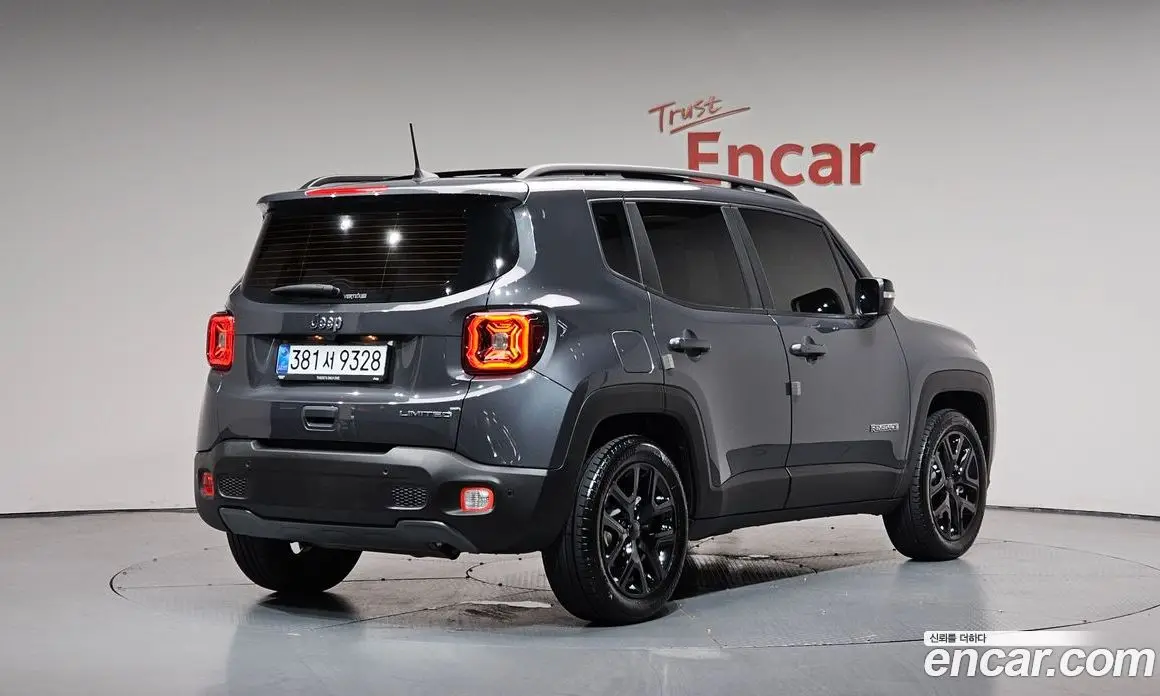 Jeep Renegade 2023 1.3 автомат (гидро), фото 1 Jeep Renegade 2023 1.3 автомат (гидро), фото 1