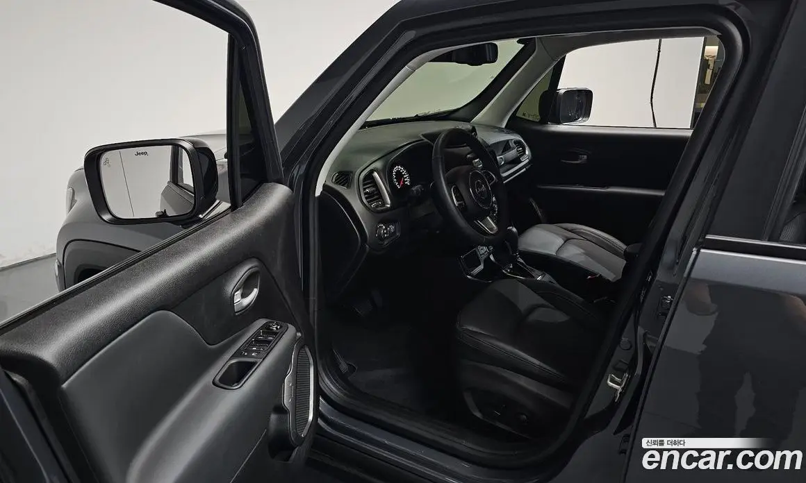 Jeep Renegade 2023 1.3 автомат (гидро), фото 12 Jeep Renegade 2023 1.3 автомат (гидро), фото 12