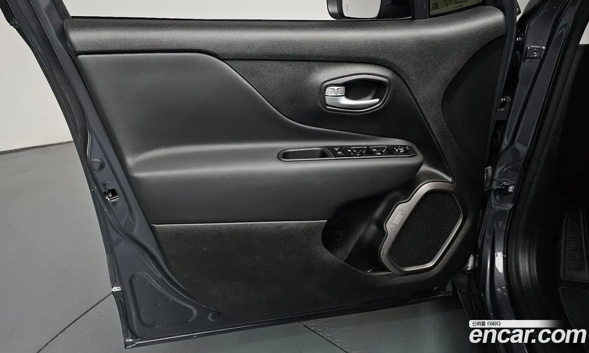 Jeep Renegade 2023 1.3 автомат (гидро), фото 13 Jeep Renegade 2023 1.3 автомат (гидро), фото 13