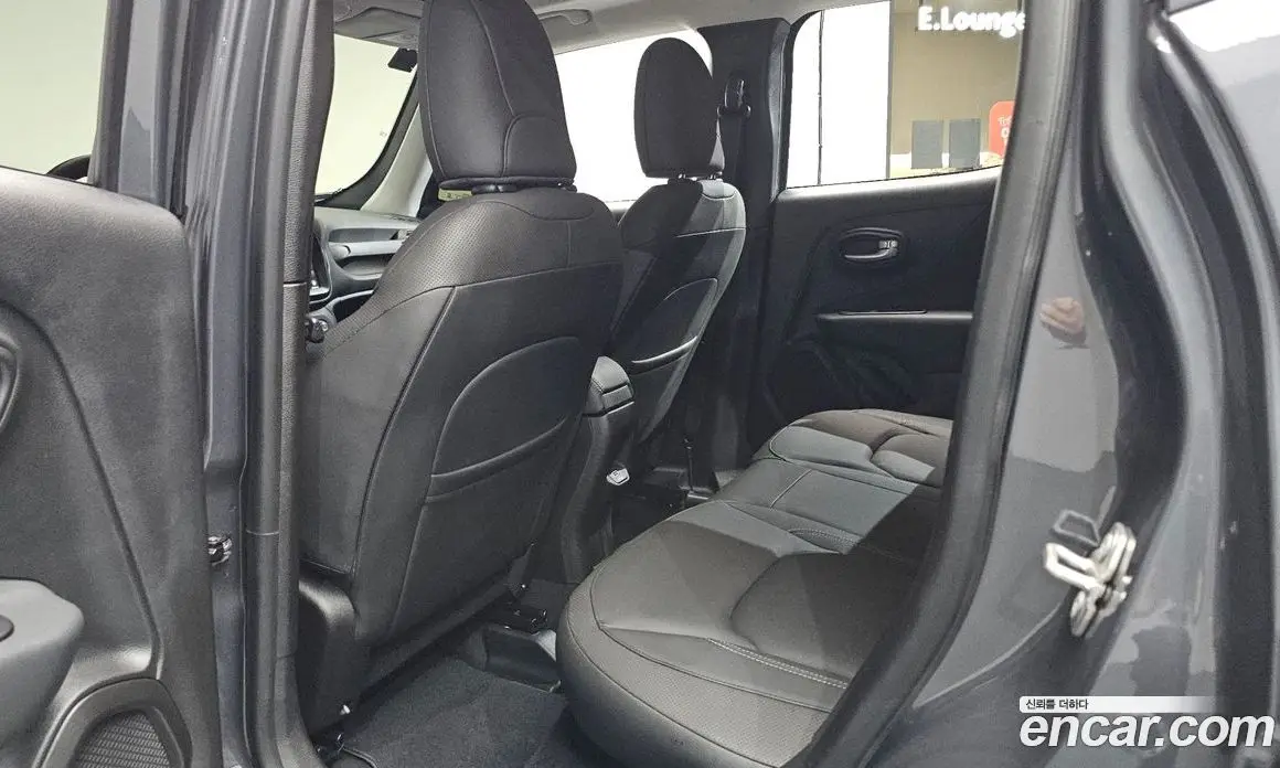 Jeep Renegade 2023 1.3 автомат (гидро), фото 16 Jeep Renegade 2023 1.3 автомат (гидро), фото 16
