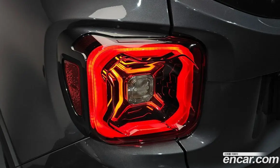 Jeep Renegade 2023 1.3 автомат (гидро), фото 8 Jeep Renegade 2023 1.3 автомат (гидро), фото 8