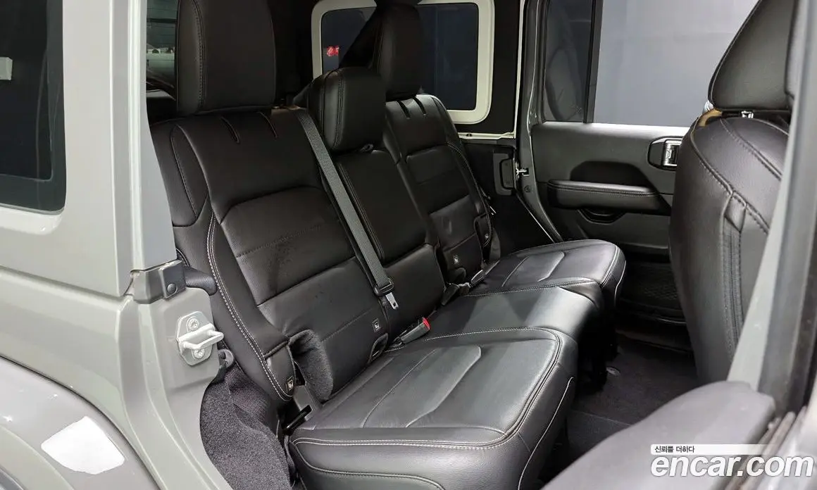 Jeep Wrangler 2022 2.0 автомат (гидро), фото 17 Jeep Wrangler 2022 2.0 автомат (гидро), фото 17