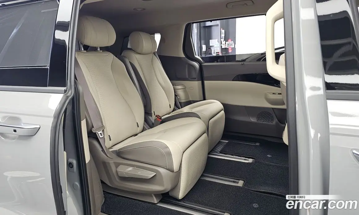Kia Carnival 2024 1.6 автомат (гидро), фото 18