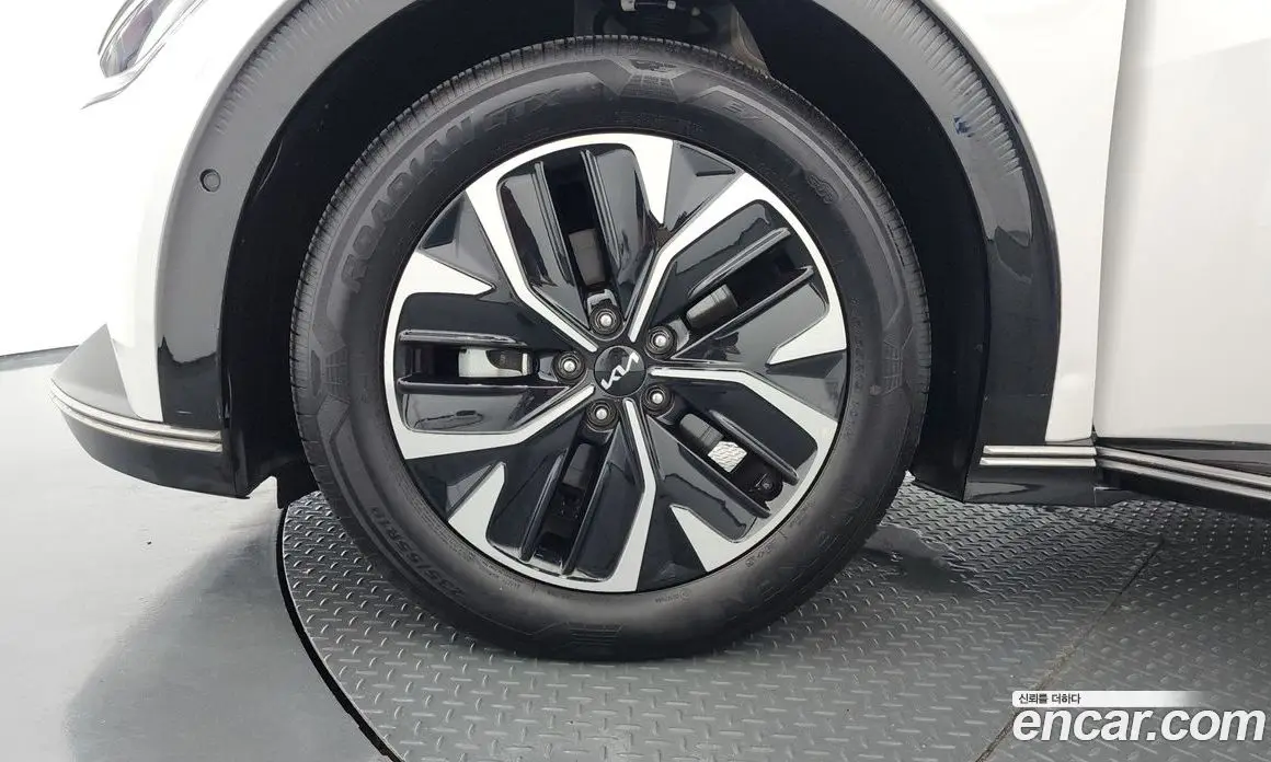 Kia EV6 2022 0.1 автомат (гидро), фото 5 Kia EV6 2022 0.1 автомат (гидро), фото 5