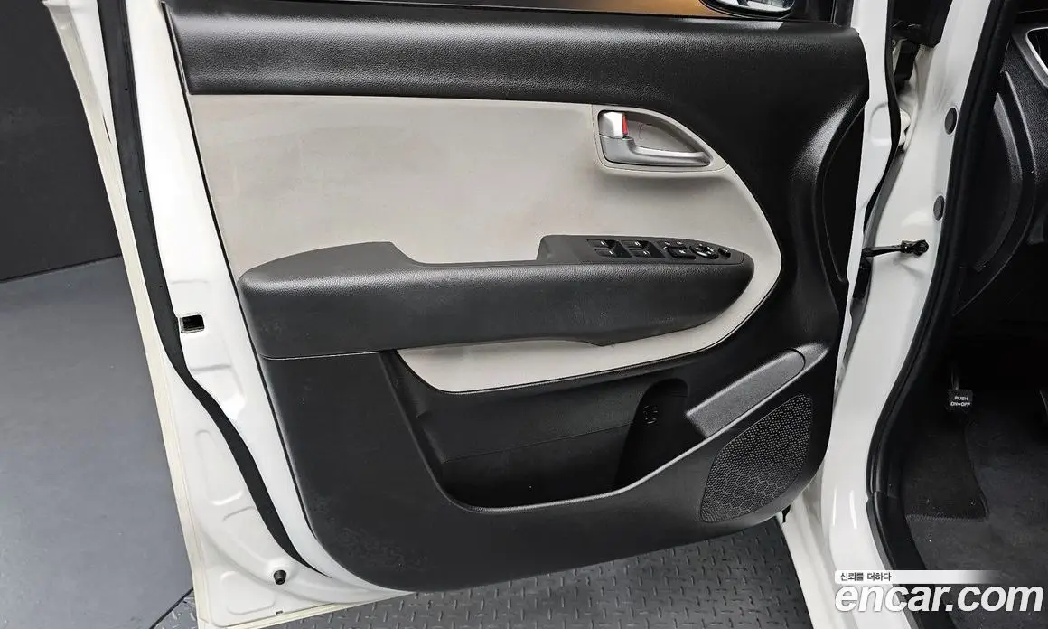 Kia Ray 2022 1.0 автомат (гидро), фото 14