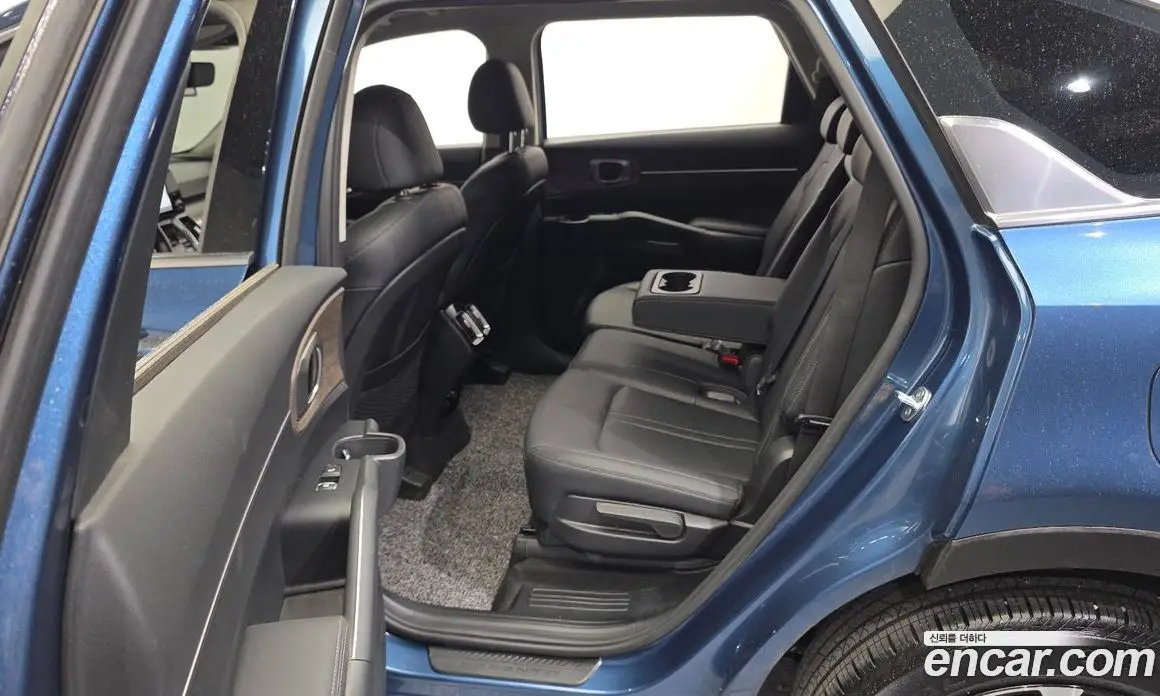 Kia Sorento 2022 2.2 автомат (гидро), фото 18 Kia Sorento 2022 2.2 автомат (гидро), фото 18