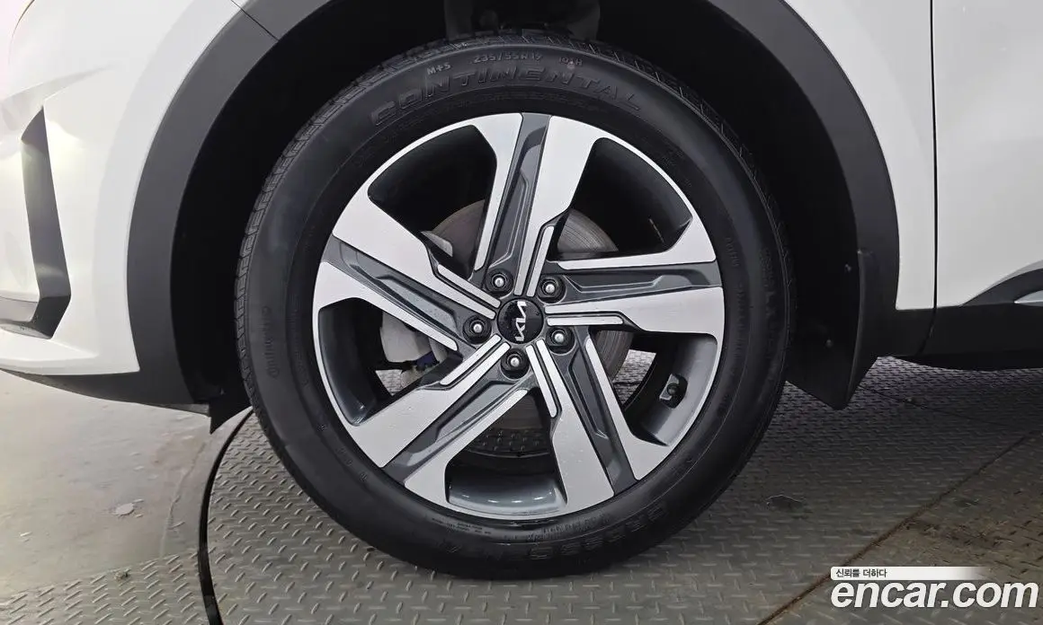 Kia Sorento 2023 1.6 автомат (гидро), фото 5
