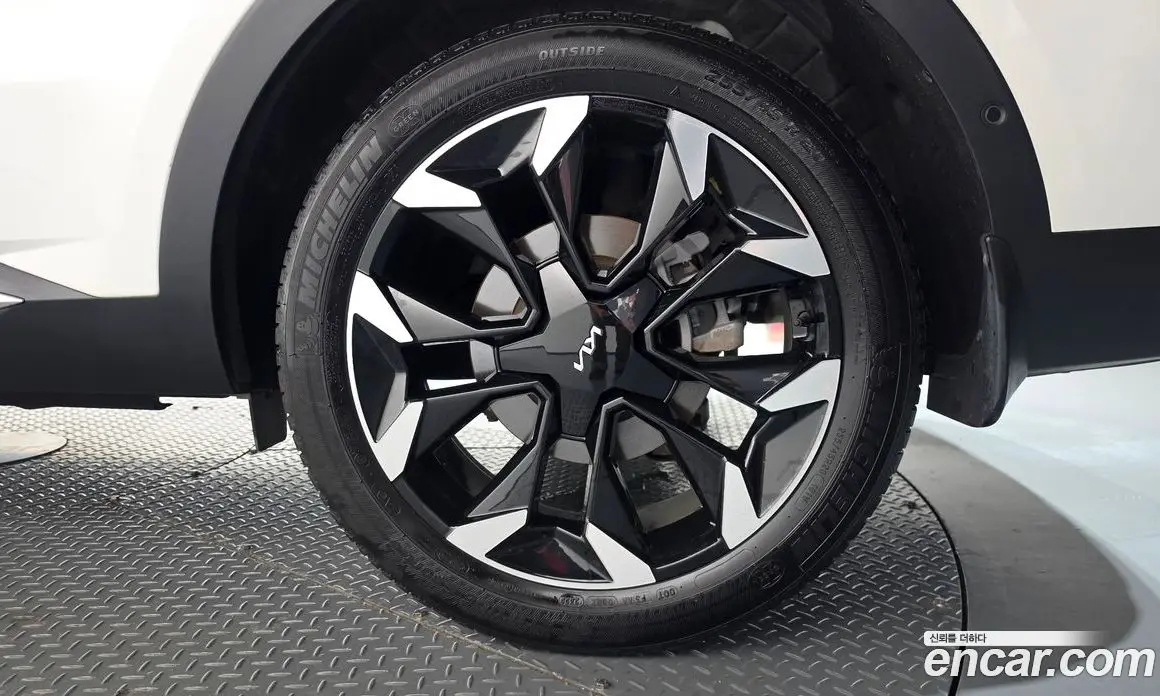 Kia Sorento 2024 2.5 автомат (гидро), фото 7 Kia Sorento 2024 2.5 автомат (гидро), фото 7