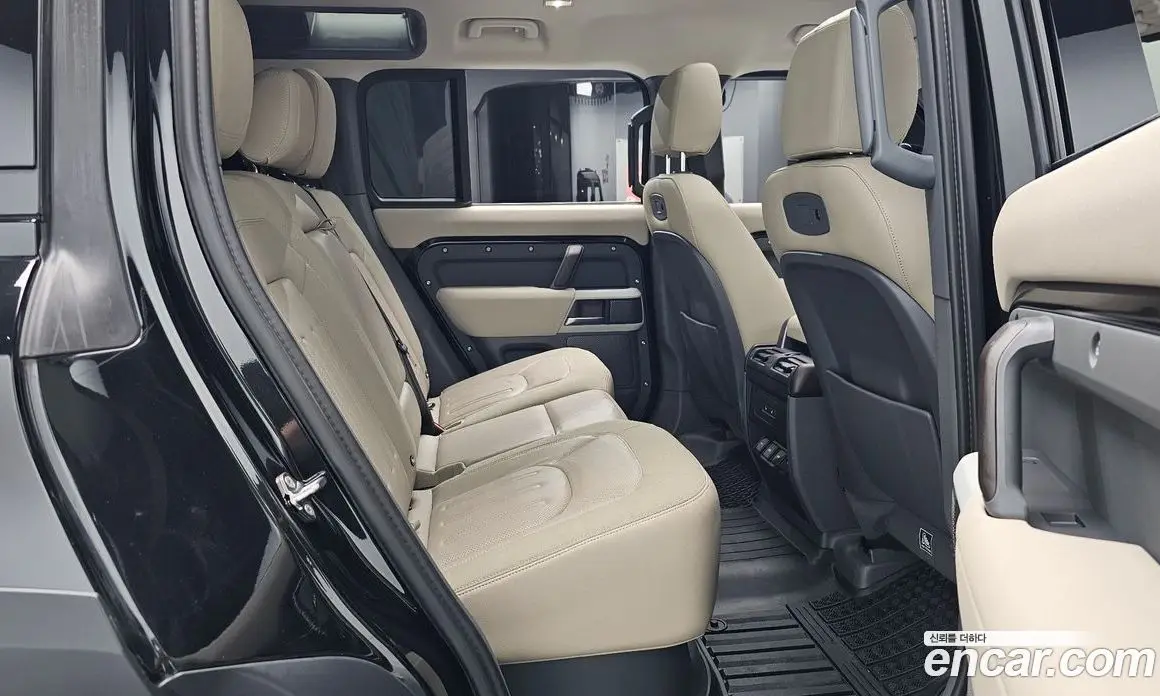Land Rover Defender 2020 2.0 автомат (гидро), фото 16