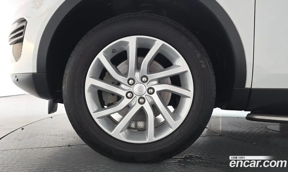 Land Rover Discovery Sport 2017 2.0 автомат (гидро), фото 4