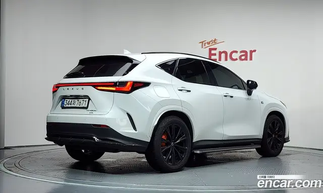 Lexus NX 2025 2.5 автомат (гидро), миниатюра 2