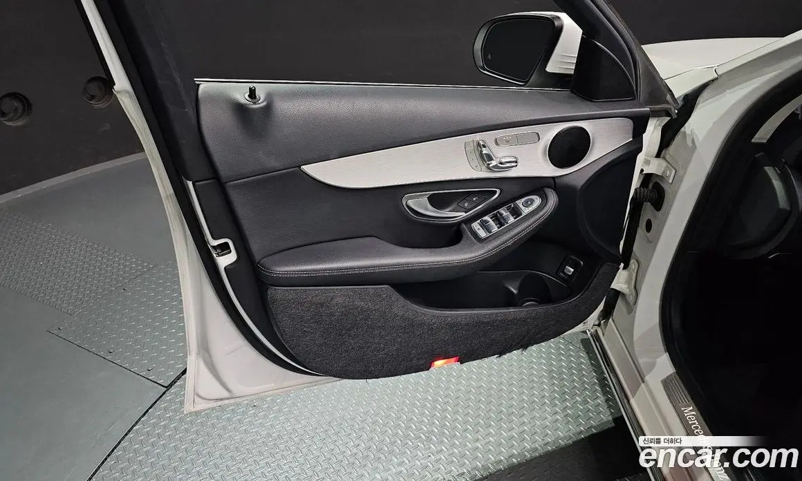 Mercedes-Benz C-Class 2017 2.1 автомат (гидро), фото 14 Mercedes-Benz C-Class 2017 2.1 автомат (гидро), фото 14