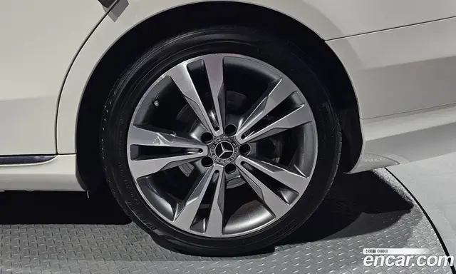 Mercedes-Benz C-Class 2017 2.1 автомат (гидро), миниатюра 7 Mercedes-Benz C-Class 2017 2.1 автомат (гидро), миниатюра 7