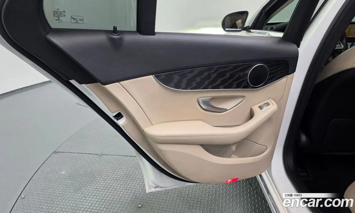 Mercedes-Benz C-Class 2019 1.9 автомат (гидро), фото 15
