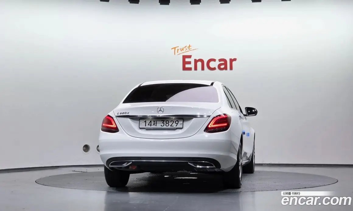 Mercedes-Benz C-Class 2019 1.9 автомат (гидро), фото 4