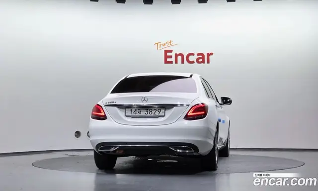 Mercedes-Benz C-Class 2019 1.9 автомат (гидро), миниатюра 4