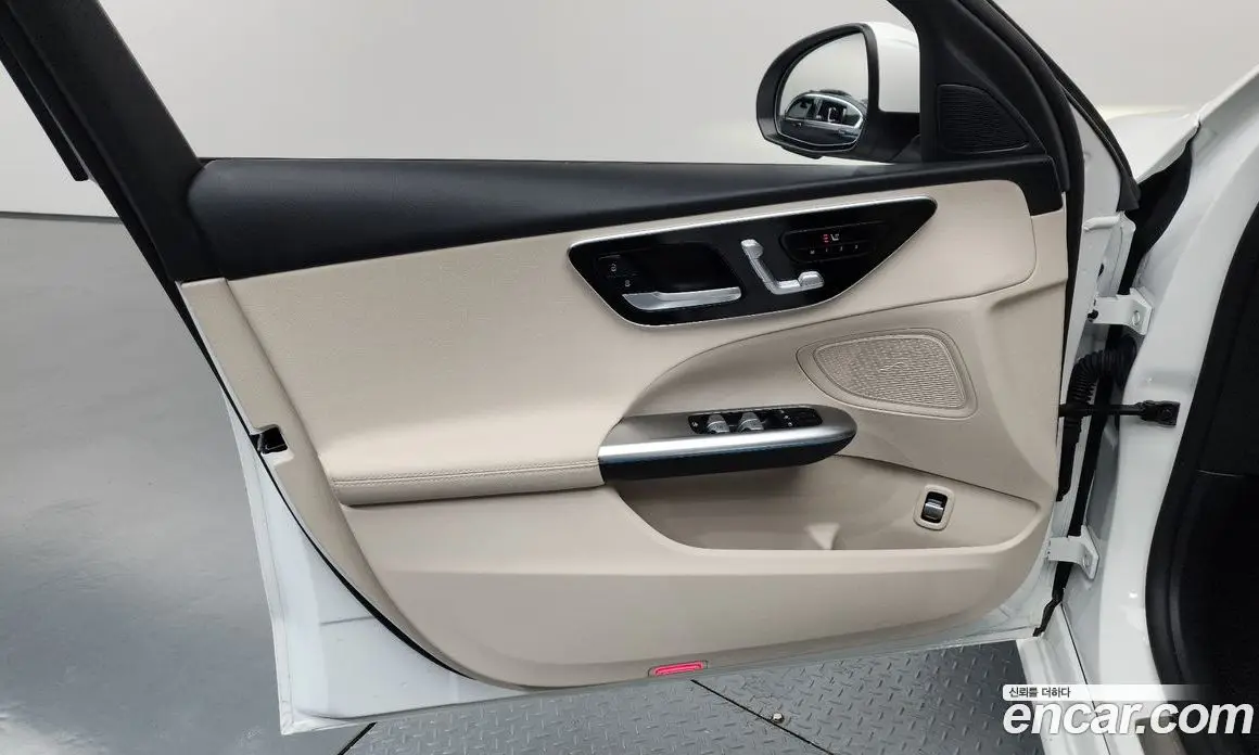 Mercedes-Benz C-Class 2023 2.0 автомат (гидро), фото 14