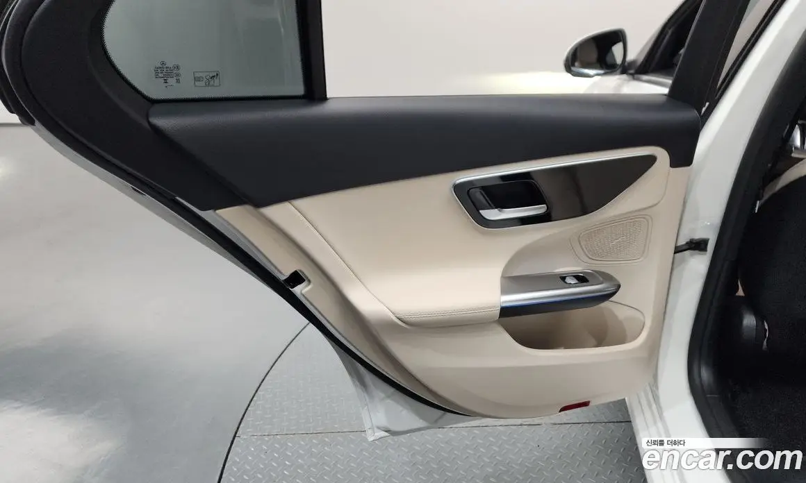 Mercedes-Benz C-Class 2023 2.0 автомат (гидро), фото 15