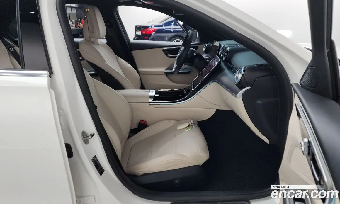 Mercedes-Benz C-Class 2023 2.0 автомат (гидро), фото 16