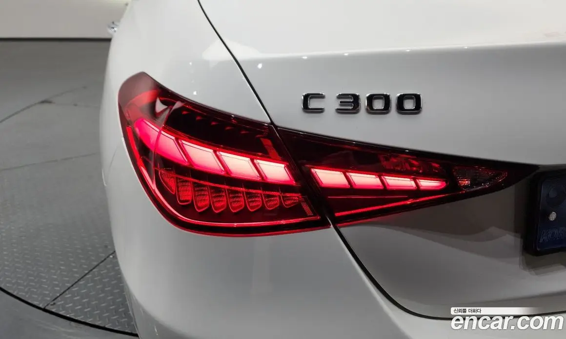 Mercedes-Benz C-Class 2023 2.0 автомат (гидро), фото 9