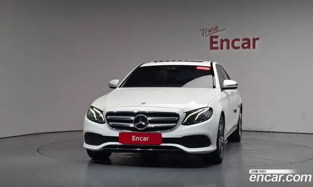 Mercedes-Benz E-Class 2018 2.0 автомат (гидро), миниатюра 2 Mercedes-Benz E-Class 2018 2.0 автомат (гидро), миниатюра 2