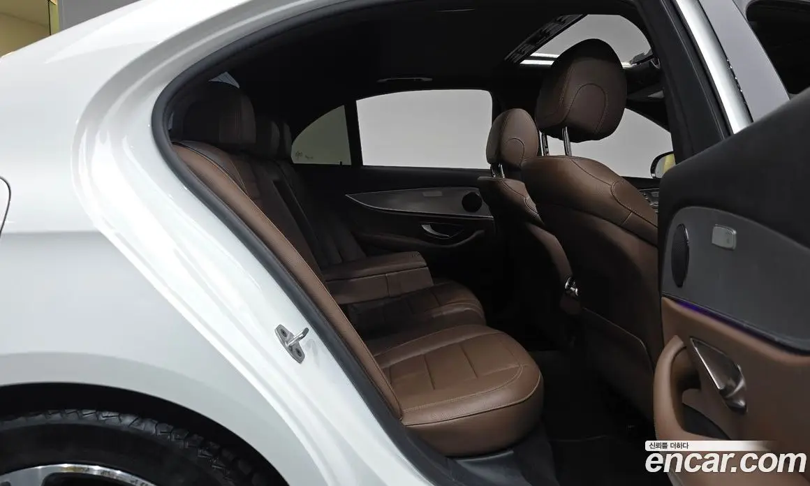 Mercedes-Benz E-Class 2018 2.0 автомат (гидро), фото 17 Mercedes-Benz E-Class 2018 2.0 автомат (гидро), фото 17