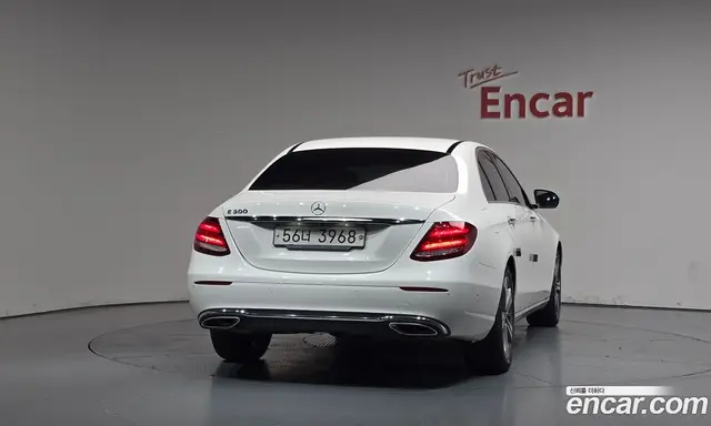 Mercedes-Benz E-Class 2018 2.0 автомат (гидро), миниатюра 3 Mercedes-Benz E-Class 2018 2.0 автомат (гидро), миниатюра 3