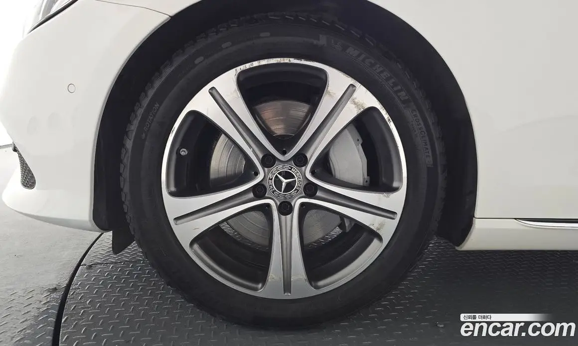 Mercedes-Benz E-Class 2018 2.0 автомат (гидро), фото 4 Mercedes-Benz E-Class 2018 2.0 автомат (гидро), фото 4