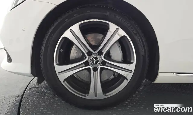 Mercedes-Benz E-Class 2018 2.0 автомат (гидро), миниатюра 4 Mercedes-Benz E-Class 2018 2.0 автомат (гидро), миниатюра 4