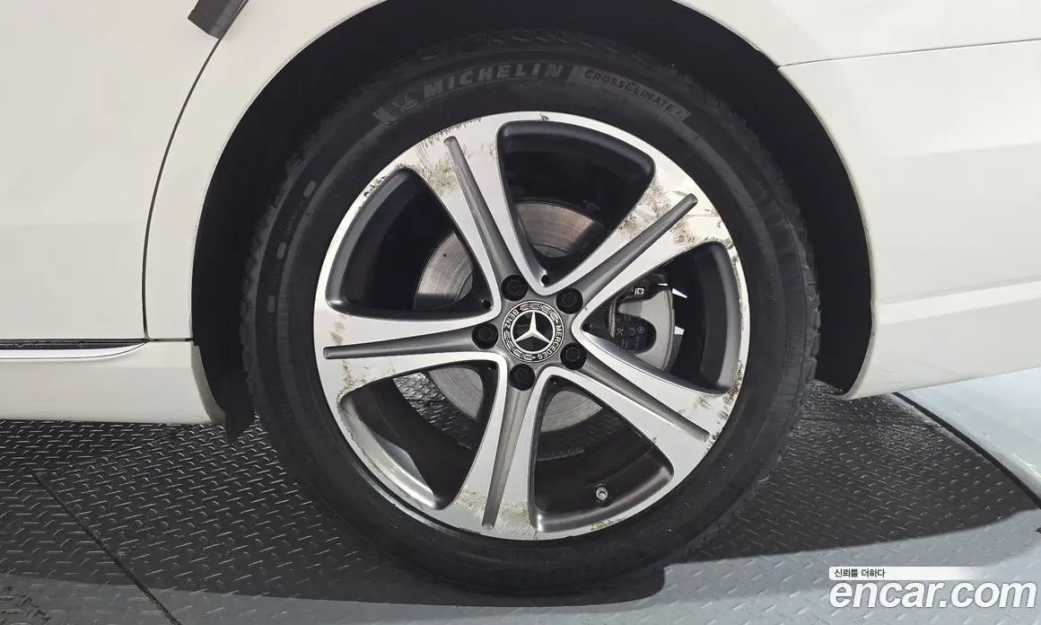 Mercedes-Benz E-Class 2018 2.0 автомат (гидро), фото 6 Mercedes-Benz E-Class 2018 2.0 автомат (гидро), фото 6