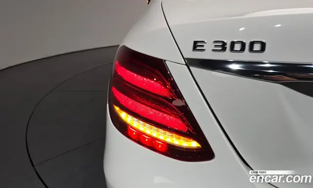 Mercedes-Benz E-Class 2018 2.0 автомат (гидро), миниатюра 8 Mercedes-Benz E-Class 2018 2.0 автомат (гидро), миниатюра 8