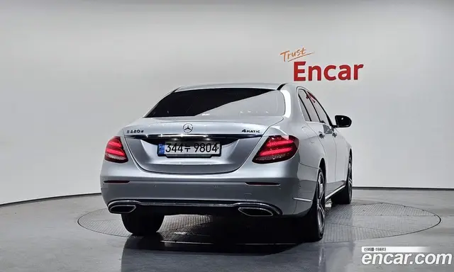 Mercedes-Benz E-Class 2019 1.9 автомат (гидро), миниатюра 3