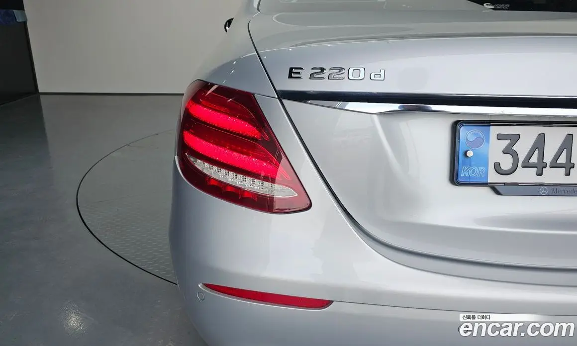 Mercedes-Benz E-Class 2019 1.9 автомат (гидро), фото 8