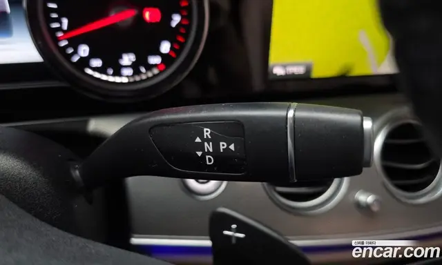 Mercedes-Benz E-Class 2019 2.0 автомат (гидро), миниатюра 12