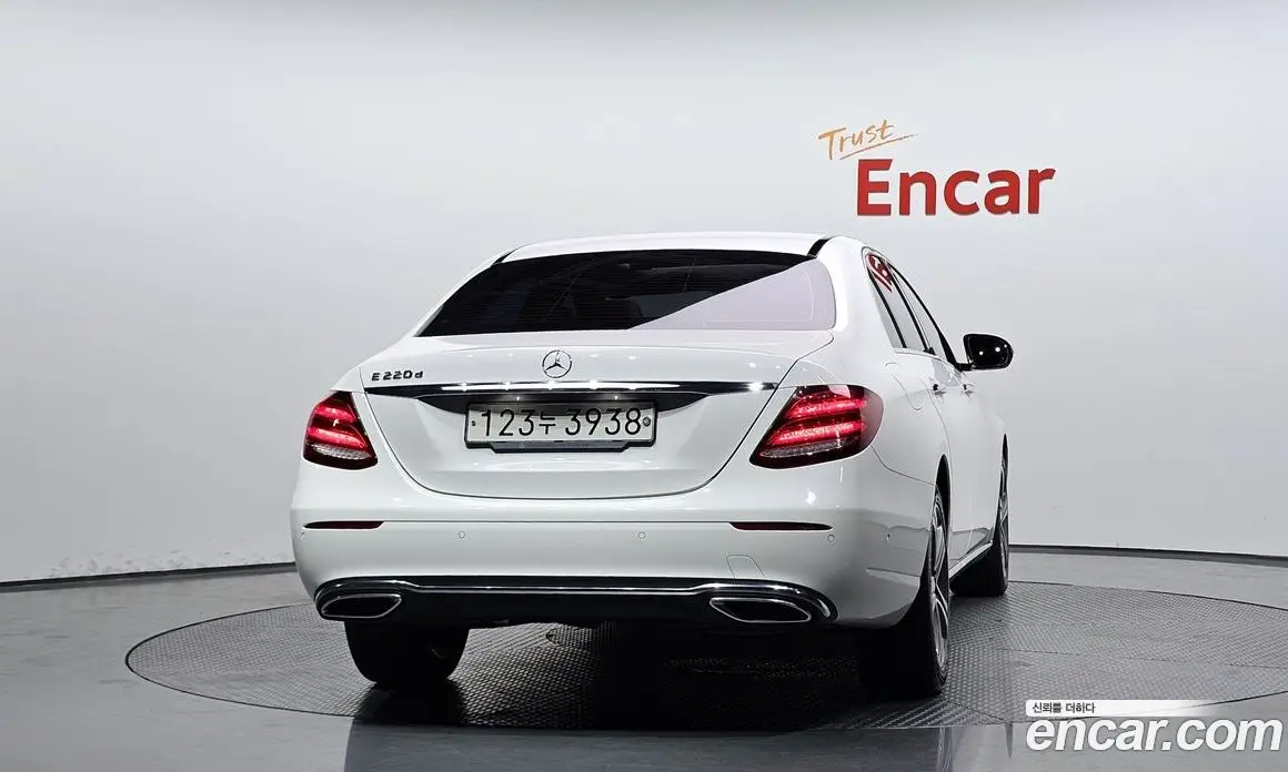 Mercedes-Benz E-Class 2019 1.9 автомат (гидро), фото 4