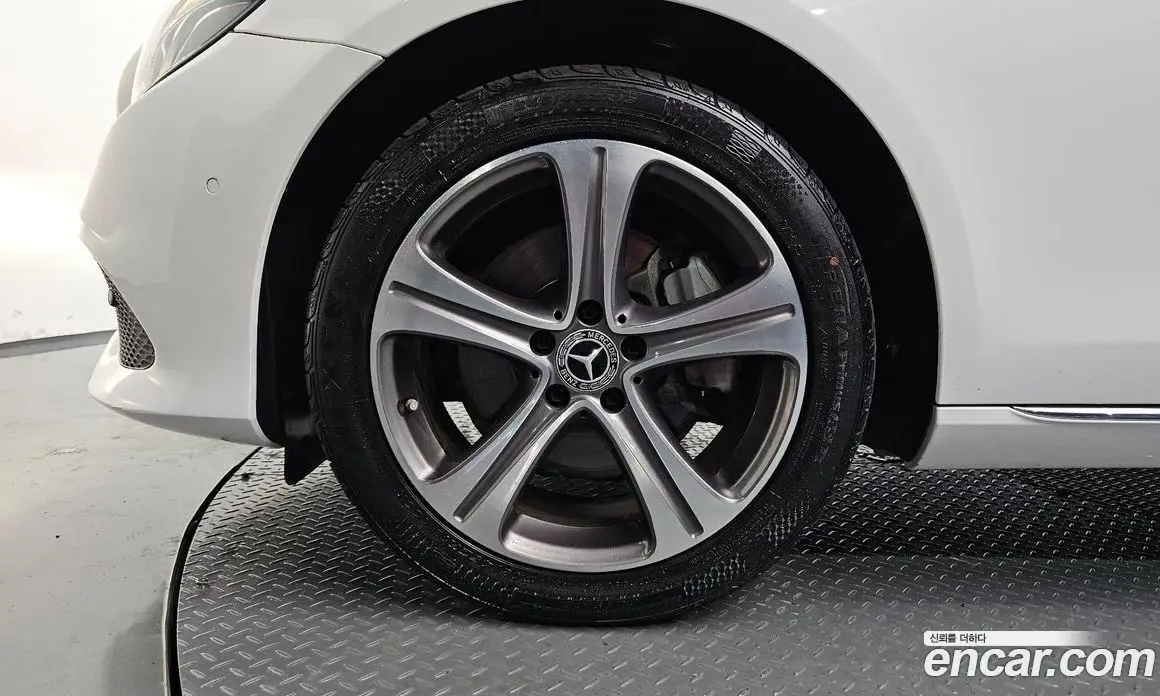Mercedes-Benz E-Class 2019 1.9 автомат (гидро), фото 5