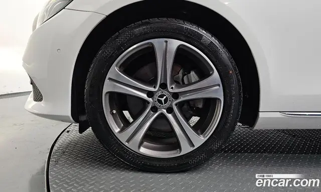 Mercedes-Benz E-Class 2019 1.9 автомат (гидро), миниатюра 5