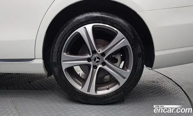 Mercedes-Benz E-Class 2019 1.9 автомат (гидро), миниатюра 7
