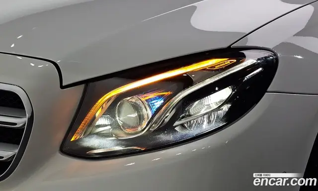 Mercedes-Benz E-Class 2019 1.9 автомат (гидро), миниатюра 8