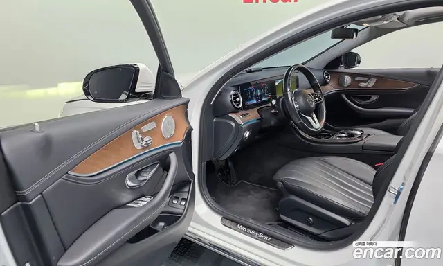 Mercedes-Benz E-Class 2019 2.0 автомат (гидро), миниатюра 12
