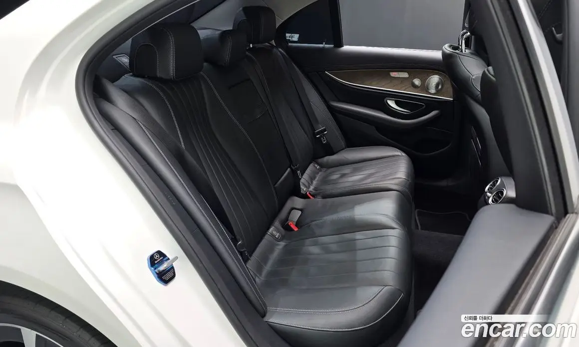 Mercedes-Benz E-Class 2019 2.0 автомат (гидро), фото 16 Mercedes-Benz E-Class 2019 2.0 автомат (гидро), фото 16