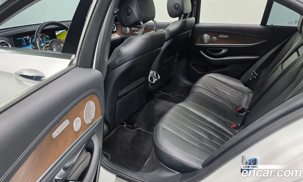 Mercedes-Benz E-Class 2019 2.0 автомат (гидро), фото 17 Mercedes-Benz E-Class 2019 2.0 автомат (гидро), фото 17