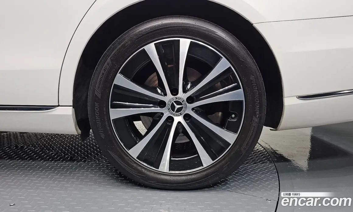 Mercedes-Benz E-Class 2019 2.0 автомат (гидро), фото 6 Mercedes-Benz E-Class 2019 2.0 автомат (гидро), фото 6