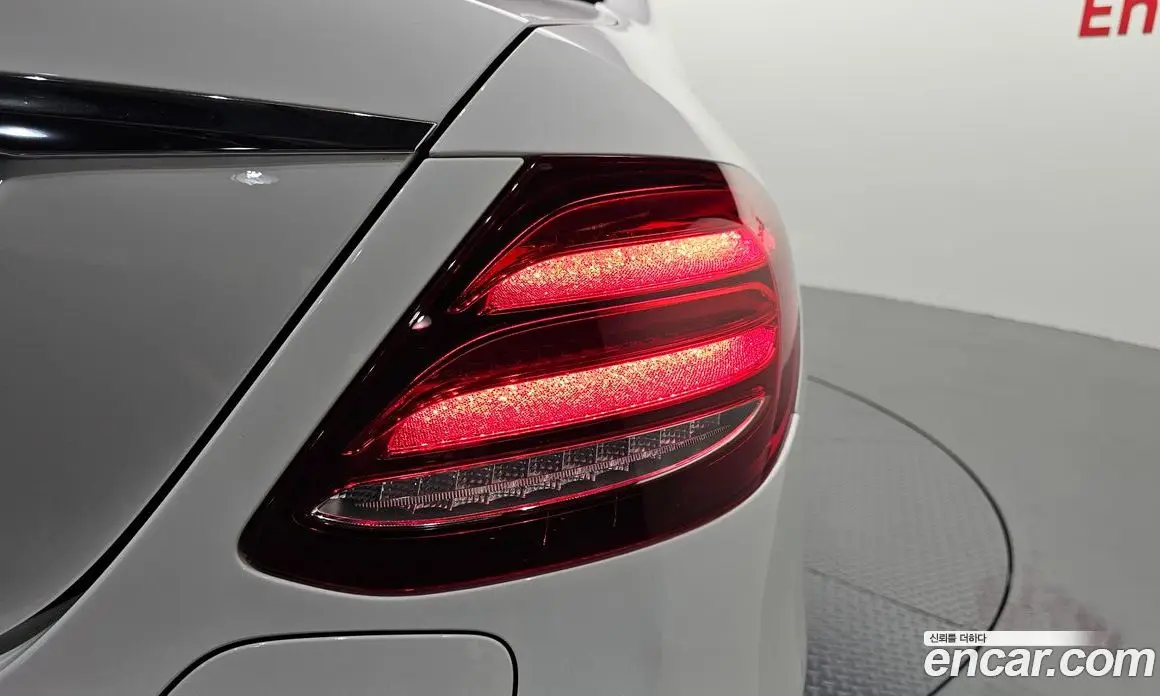 Mercedes-Benz E-Class 2019 2.0 автомат (гидро), фото 8 Mercedes-Benz E-Class 2019 2.0 автомат (гидро), фото 8