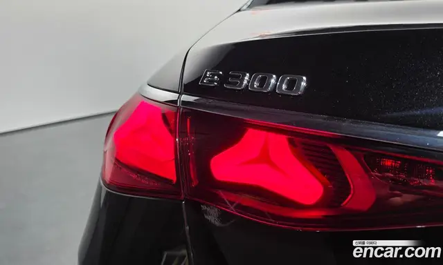 Mercedes-Benz E-Class 2024 2.0 автомат (гидро), миниатюра 8